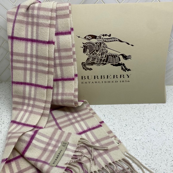 ❌SOLD❌Burberry Cashmere Classic Check Scarf Pink